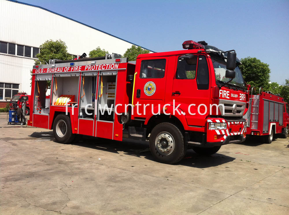 water foam fire truck 2